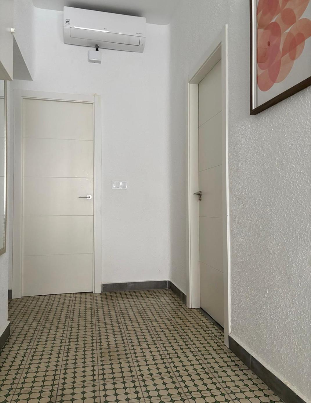 Beautiful Appartment In The Heart Of Alicante Exterior photo